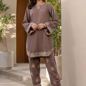 Dhanak Pret Embroidered Velvet 2 Piece Suit